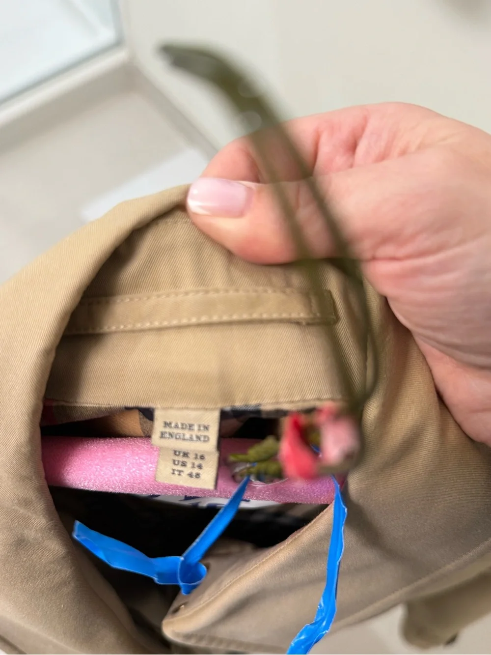 Burberry Beige and Black Plaid Kensington Trench Lining - Picture 4 of 5
